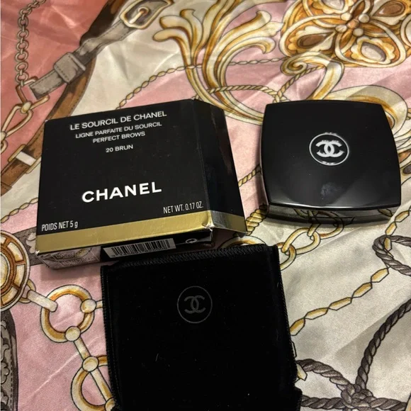 Brand New CHANEL Le Sourcil Eyebrow Compact in Black case - Picture 1 of 5